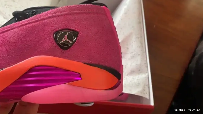 Rep Retro Jordan (W) Shocking Low Pink DH4121-600 14 0520